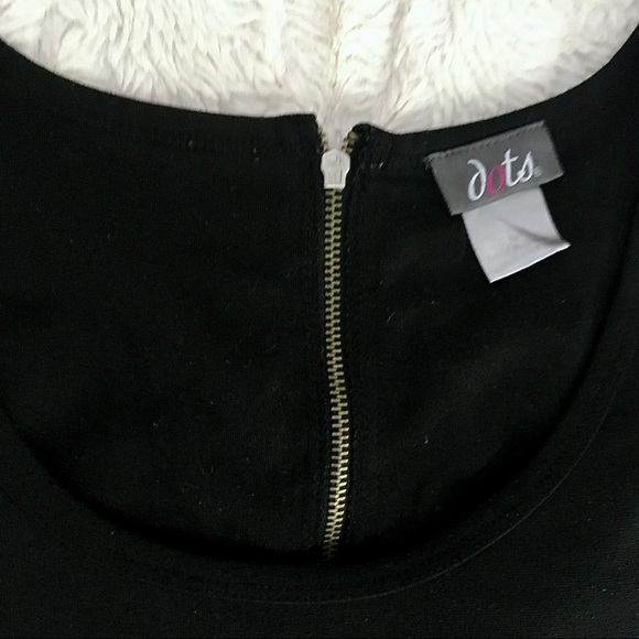 Stretchy Peplum Top with Zip-Up Back - Picture 2 of 10